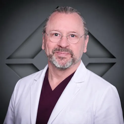 Dr. med. Martin Reifenrath, Specialist plastische en esthetische chirurgie